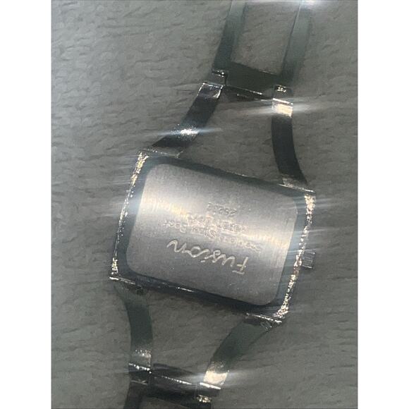 Vintage Fusion Ladies Stainless Steel. Silver Tone Watch  display picture 3